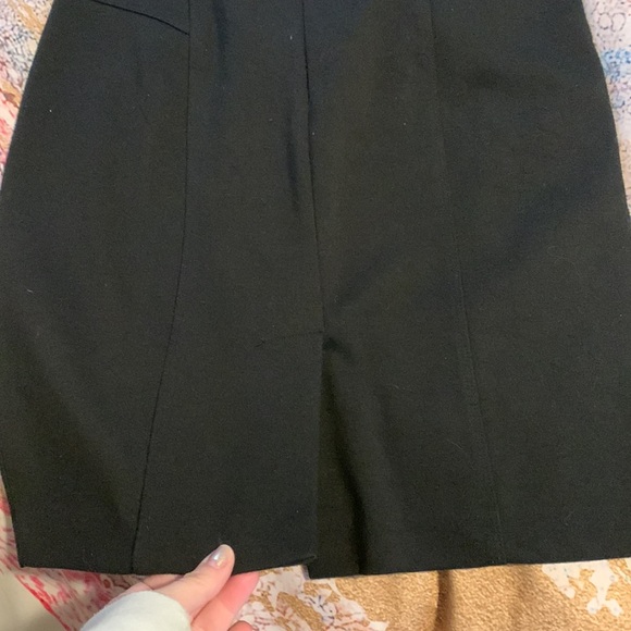 Basic black skirt - Picture 7 of 7